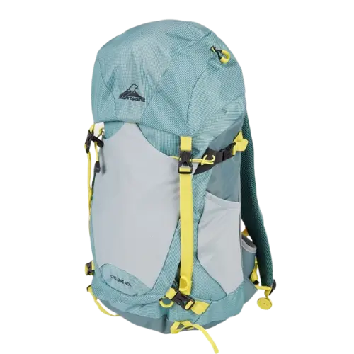 Mochila de día solo con cosas esenciales